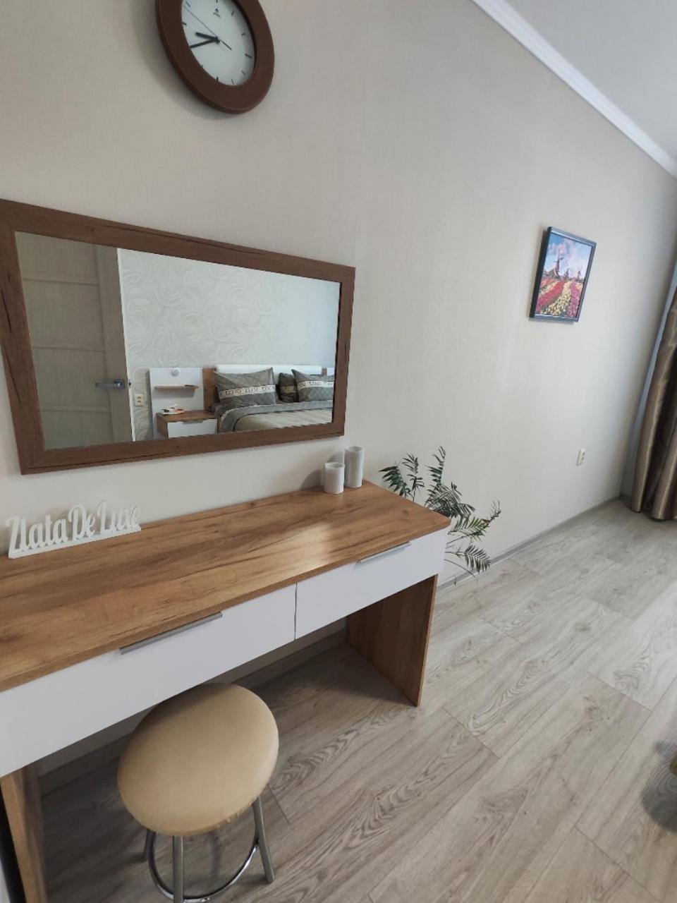 Zlata De Luxe Appartement Ivano-Frankivsk Buitenkant foto