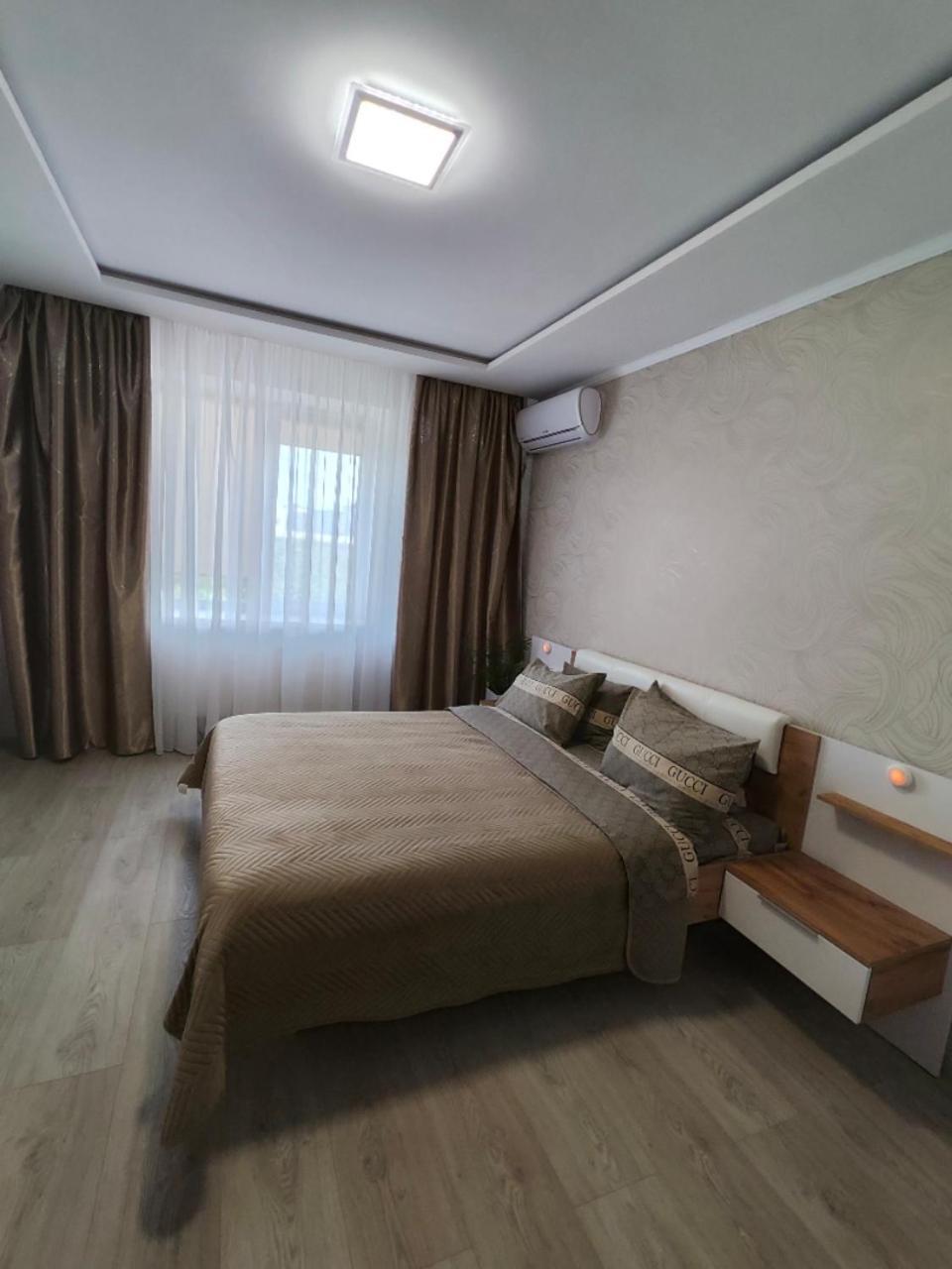 Zlata De Luxe Appartement Ivano-Frankivsk Buitenkant foto