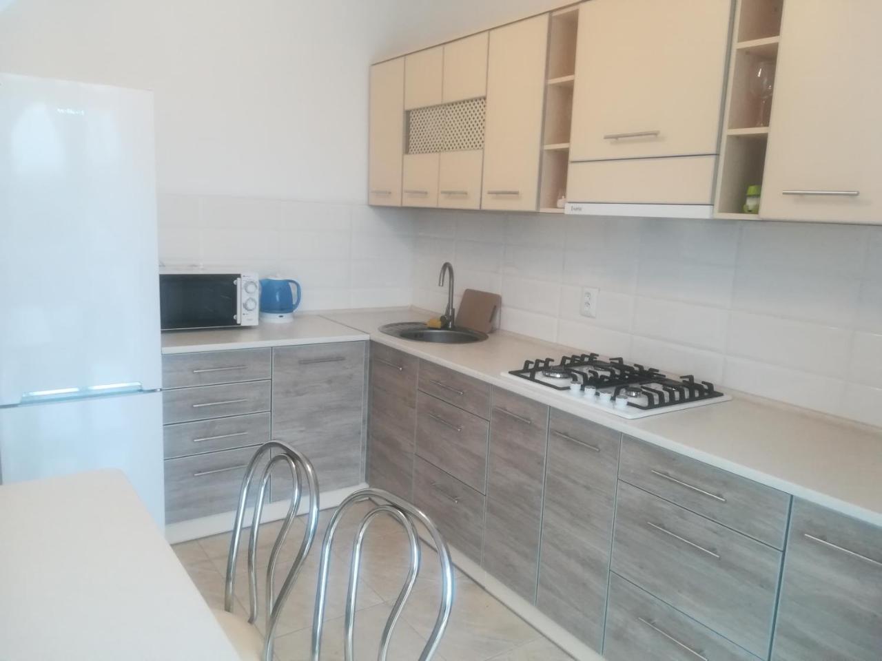 Zlata De Luxe Appartement Ivano-Frankivsk Buitenkant foto